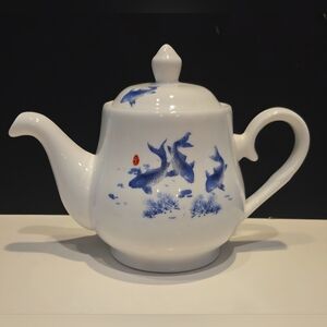 Chinese Blue & White Porcelain 18 Oz Teapot Handpainted Koi Fish Motif